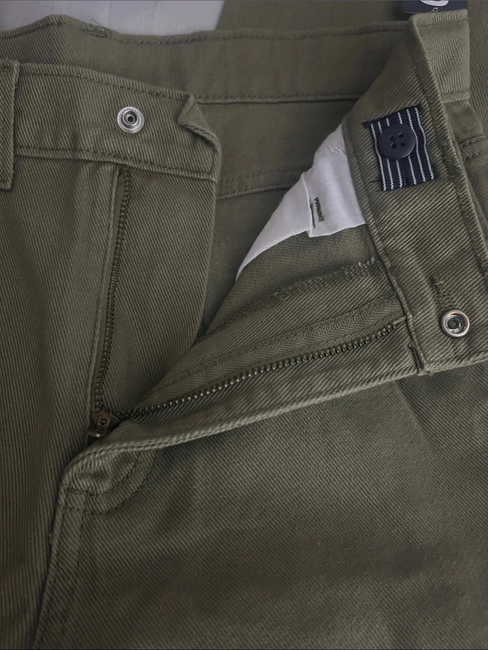 OshKosh B'gosh Olive Men’s Straight Chino Pants
